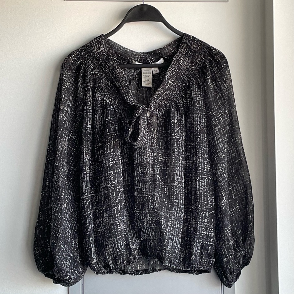 NWT MAX STUDIO Elegant Black and White Blouse with Neck Tie Details